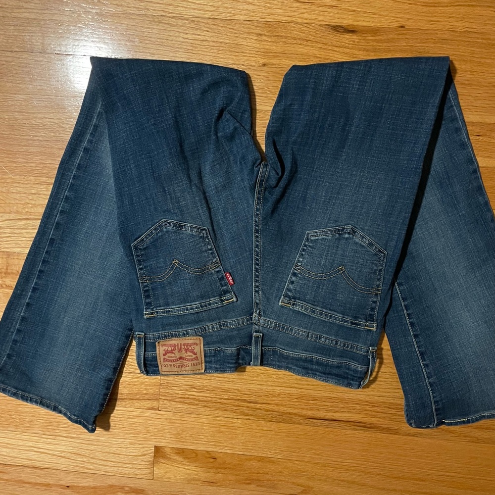Levi’s - Picture 2 of 5